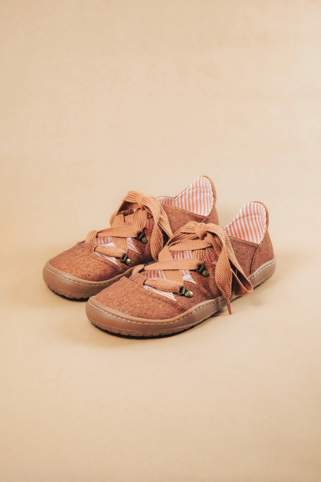 Босоногие сандалии Sambas the bambas Terra — коричневые
